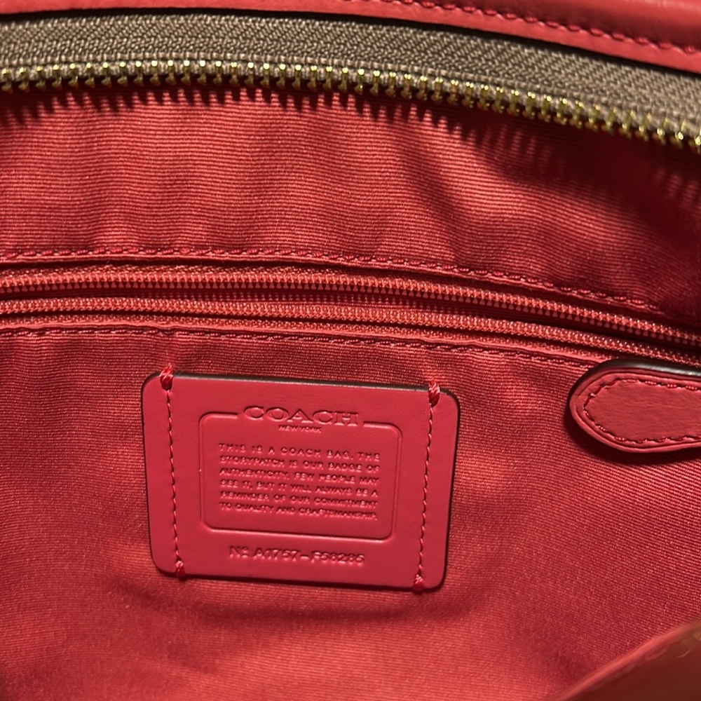 Coach cross body. Excellent condition - Picture 3 of 6